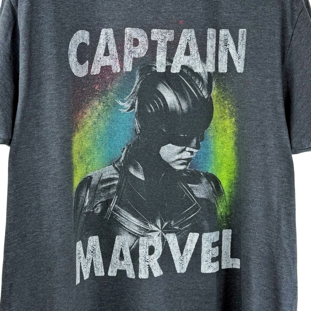 MARVEL Men's Grey Captain Marvel Totally Punk Rock Twist Graphic T-shirt L